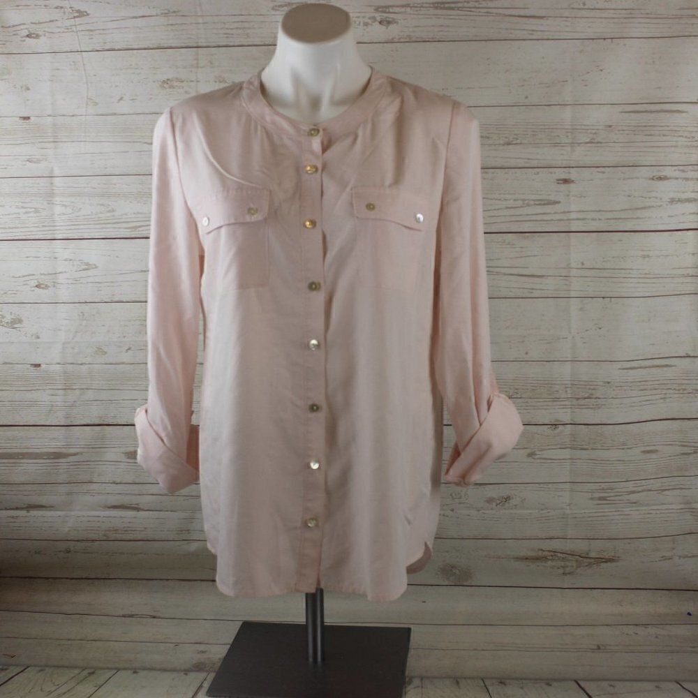 𝅺CHICO'S 1 M 8 Pale Pink Button Up Blouse